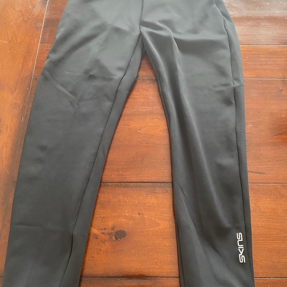 Skins Jogger. UPC 933826192842 - Picture 10 of 10